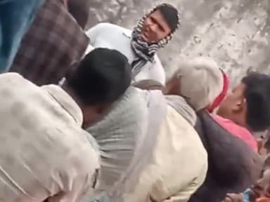 hairan block mein kamal ka vitran ho raha hai
chai me