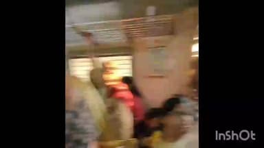 पनवेल: महिलांच्या डब्यात शिरला,मग दाराजवळ आलेल्या तरुणीला धावत्या लोकलमधून खाली फेकले, पनवेल मधील थरारक व्हिडिओ आला समोर