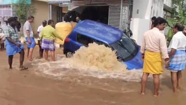 திருவண்ணாமலை: கூட்டுக் குடிநீர் திட்டத்தில் ராட்சதக் குழாய் அமைக்கும் பணியில் சோதனை ஓட்டத்தின் போது குழாயில் உடைப்பு ஏற்பட்டு பள்ளத்தில் சென்ற காரை மீட்ட பொதுமக்கள்