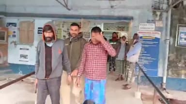 মিনাখাঁ: ভোলা ঘোষ কে খুনের ঘটনার চক্রান্তের মূল অভিযুক্ত ট্রাক চালককে গ্রেফতার করে মিনাখাঁ থানা থেকে পাঠানো হলো বসিরহাট আদালতে