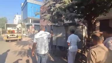 जोधपुर: प्रताप नगर के छिपा नाडी में नगर निगम ने अवैध रंगाई-छपाई की 5 फैक्ट्रियों को किया सीज