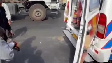 અંકલેશ્વર: નેશનલ હાઇવે ઉપર મોતાલી પાટિયા સ્થિત મહાદેવ હોટલ પાસે ટ્રિપલ માર્ગ અકસ્માત સર્જાતા બે વ્યક્તિઓને ગંભીર ઇજાઓ પહોંચી હતી