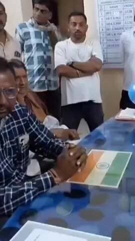 જેસર: જેસર તાલુકાના નવી કાત્રોડી તથા કાત્રોડી આજુબાજુના ગામ વિસ્તારમાં વારંવાર વીજળી કાપ આપવાથી ખેડૂતો મા મુશ્કેલી