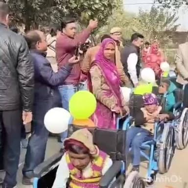 ऊंचाहार: ऊँचाहार नगर के बीआरसी केंद्र पर डीएम ने दिव्यांगों को बांटे सहायक उपकरण