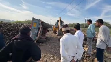 અંકલેશ્વર: ધંતુરીયા–કોયલી માર્ગ પર આજે શેરડી ભરેલ એક ટ્રેક્ટર અચાનક પલટી મારી જતા દોડધામ મચી જવા પામી હતી