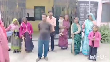 मल्हारगढ़: झारड़ा ग्राम पंचायत में वेतन न मिलने पर सफाई कर्मचारियों का प्रदर्शन, पंचायत में ताला