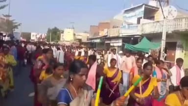 పాలకుర్తి: పాలకుర్తి మండలంలో బీఆర్ఎస్ పార్టీ బలపరిచి గెలిచిన మండల సర్పంచ్లతో భారీ ర్యాలీ నిర్వహించిన మాజీ మంత్రి ఎర్రబెల్లి దయాకర్