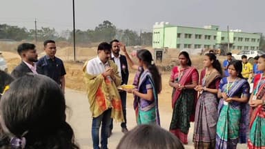 ଭଟଲି: କେଶାଇପାଲି ରେ ସ୍ଥିତ ଓଡ଼ିଶା ଆଦର୍ଶ ବିଦ୍ୟାଳୟର ବାର୍ଷିକ ମହୋତ୍ସବରେ ଯୋଗଦାନ କଲେ ଭଟଲି ବିଧାୟକ