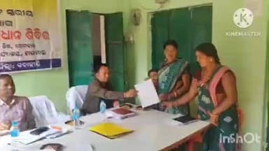 ଧର୍ମଗଡ: ହାରାମାଲ ପଂଚାୟତରେ ଆୟୋଜିତ ଜନ ଅଭି ଅଭିଯୋଗ ଶୁଣାଣି ଏବଂ ସମାଧାନ ଶିବିରରେ ଯୋଗ ଦେଲେ ବି.ଡି.ଓ