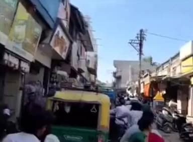 જસદણ: જસદણ મેઈન બજારમાં ટ્રાફીક જામ નાં દ્રશ્યો સર્જાયા હતા જેનો વિડીયો વાયરલ થયો