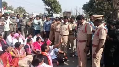 రామగుండం: చౌరస్తాలో ధర్నా చేస్తున్న మాజీ ఎమ్మెల్యే కోరుకంటి చందర్ అరెస్ట్