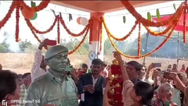 କୋଟପାଡ: ବଡାଗୁଡା ଠାରେ ସହିଦ ଯବାନ ଈଶ୍ୱର ତୋଲିଆଙ୍କ ପ୍ରତିମୂର୍ତ୍ତି ଉନ୍ନ୍ମୋଚନ