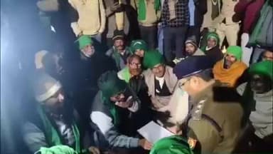 कायमगंज: ग्राम अध्यक्ष से मारपीट को लेकर भारतीय किसान यूनियन टिकैत ने थाने का घेराव किया, सीओ के आश्वासन पर धरना हुआ समाप्त