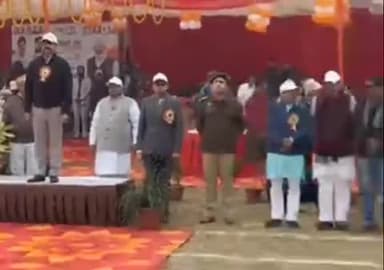 शोहरतगढ़: जिला स्पोर्ट स्टेडियम सिद्धार्थनगर में आयोजित सांसद खेल महोत्सव में सांसद जगदंबिका पाल ने लिया हिस्सा