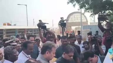 மயிலாப்பூர்: மெரினா கடற்கரையில் திடீர் பரபரப்பு - களத்தில் இறங்கிய நீதிபதியால் அதிகாரிகள் கலக்கம்