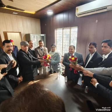 बेहट: बेहट बार में पहुंचने पर जिला जज का अधिवक्ताओं ने किया स्वागत