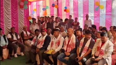 মাৰ্ঘেৰিটা: মাৰ্ঘেৰিটাত শতবৰ্ষত ভৰি থোৱা প্ৰাক্তন গাঁও প্ৰধান বাহাদুৰ গোদাৰ থাপাৰ বাসগৃহত উপস্থিত বিধায়ক ভাস্কৰ শৰ্মা