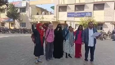 गंगापुर: गंगापुर सिटी एसडीएम कार्यालय में स्कूटी वितरण में देरी से नाराज छात्राओं ने उच्च शिक्षा मंत्री के नाम सौंपा ज्ञापन