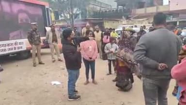 शोहरतगढ़: आपात सेवा यूपी 112 की योजनाओं के बारे में शोहरतगढ़ और बढ़नी में लोगों को किया गया जागरूक