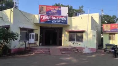 गरोठ: अवैध शराब पर पुलिस की कार्रवाई, बस स्टैंड क्षेत्र से 20 क्वार्टर अवैध शराब पकड़ी गई