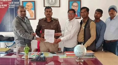 दारू: टाटीझरिया प्रशासन को बढ़ती ठंड को देखते हुए सामाजिक कार्यकर्ताओं ने अलाव व कंबल के लिए सौंपा ज्ञापन