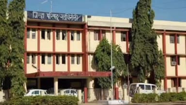 गडचिरोली: जिल्हा परिषद कॉम्प्लेक्स येथे महिला बचत गटांचे स्वनिर्मित विविध पदार्थांचे भव्य विक्री प्रदर्शन