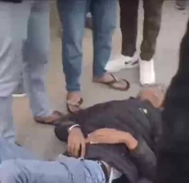 टीकमगढ़: कुंडेश्वर रोड गणेशगंज के पास दो मोटरसाइकिलों की टक्कर, तीन लोग घायल