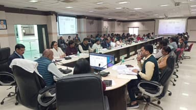 सीहोर नगर: फार्मर रजिस्ट्री के लिए लगे कैंप, किसानों को मिले लाभ, ज़िला पंचायत में कलेक्टर ने अधिकारियों को दिए निर्देश