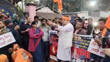 ময়না: 'জাগো মা' গান করায় সঙ্গীতশিল্পী লগ্নজিতা কে হেনস্তা করার প্রতিবাদে ভগবানপুর থানায় ডেপুটেশন দিল সনাতনী ঐক্যমঞ্চ