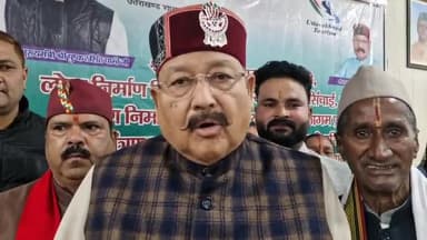 पिथौरागढ़: जनसुनवाई के दौरान कैबिनेट मंत्री ने सभी फरियादियों की सुनवाई के बाद मूलभूत समस्याओं का तत्काल निस्तारण किया