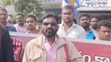 పాతపట్నం: శోభనాపురం క్వారీకార్మికులకుఉపాధి కల్పించాలంటూ కొత్తూరు తహశీల్దార్ కార్యాలయం వద్ద కార్మికులు ధర్నా