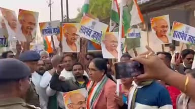 जिला कांग्रेस कमेटी ने सक्ती में किया एक दिवसीय धरना प्रदर्शन एवं भाजपा कार्यालय का घेराव