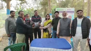 বারাসাত ১: কোটরায় ৮০ জন কৃষককে বিশেষ প্রশিক্ষণ ও জৈব সার প্রদান: কৃষি বিপ্লবের ডাক প্রধানের