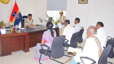 భూపాలపల్లి: ప్రజాదివస్ కార్యక్రమాల్లో దరఖాస్తులపై తక్షణమే స్పందించాలి : జిల్లా ఎస్పీ సిరిశెట్టి సంకీర్త్