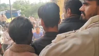 बमोरी: बागेरी खादगोदाम से नहीं मिल पा रहा है किसानों को सही मात्रा में खाद #Jan samasya