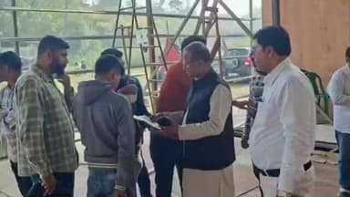 বিষ্ণুপুর ২: বিদ্যানগর কলেজের ফুটবল মাঠে মডেল সেবাশ্রয় স্বাস্থ্য শিবির নির্মাণের কাজ সরজমিনে খতিয়ে দেখলেন নবকুমার বেতাল