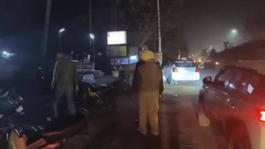 ਖੰਨਾ: ਦੋਰਾਹਾ ਪੁਲਿਸ ਨੇ ਸ਼ਰਾਬ ਪੀ ਕੇ ਵਾਹਨ ਚਲਾਉਣ ਵਾਲਿਆਂ ਦੇ ਕੱਟੇ ਚਲਾਨ ਉੱਥੇ ਹੀ ਰੇੜੀਆਂ ਤੇ ਖੜ ਕੇ ਸ਼ਰਾਬ ਪੀਣ ਵਾਲਿਆਂ ਨੂੰ ਪਾਈਆਂ ਭਾਜੜਾਂ