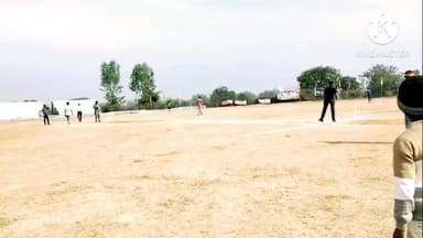 रैपुरा: रैपुरा में अधिकारियों और जनता के बीच खेला गया अनोखे अंदाज़ का फ्रेंडली क्रिकेट मैच