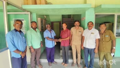 அன்னூர்: அன்னூரில் அரசு பேருந்து பயணி ஒருவர் தவறவிட்ட 13,000 பணத்தை நடத்துனர் மீது பயனியிடம் மீண்டும் ஒப்படைத்தனர்