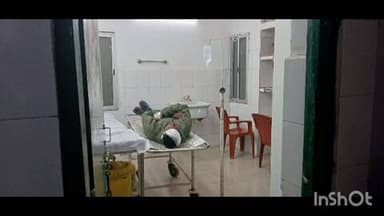 सिसई: सिसई थाना परिसर के पीछे सड़क दुर्घटना में मोटरसाइकिल सवार घायल, रेफरल अस्पताल में भर्ती