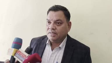 चमोली: वन विभाग की टीम द्वारा क्षेत्र में लगातार गश्त के साथ स्कूल के बच्चों को छोड़ा जा रहा है: डीएफओ सर्वेश कुमार दूबे