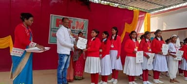 ठेठईटांगर: यूसी जामपानी में अभिभावक-शिक्षक बैठक और पीटीएम समारोह, अनिल कंडुलना ने बच्चों को आत्मनिर्भर बनने का संदेश दिया