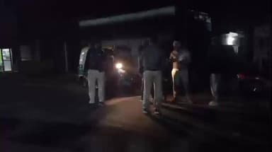 মথুরাপুর ২: স্পেশাল নাকা চেকিং চলাকালীন কয়েকটি হেলমেট বিহীন বাইক আরোহীর বিরুদ্ধে আইনানুগ ব্যবস্থা নিলেন রায়দিঘী থানার পুলিশ