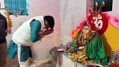 तिरोडा: बिजाईटोला येथे आमदार विजय रहांगडाले यांच्या हस्ते मराठी नाटकाचे उद्घाटन संपन्न