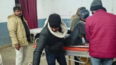 लंभुआ: लंभुआ में चार पहिया वाहन की टक्कर से बाइक सवार 3 लोग घायल, मेडिकल कॉलेज किया गया रेफर