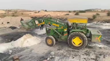 થાનગઢ: જામવાડી ખાતે કોલસાની ખાણ બુરાવાની કામગીરી શરૂ કરાઈ