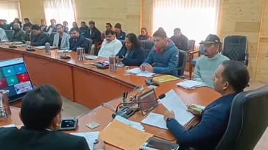 पिथौरागढ़: कोई फरियादी निराश न लौटे, जनसुनवाई में डीएम का दो टूक संदेश, लापरवाही बर्दाश्त नहीं: डीएम के सख़्त निर्देश