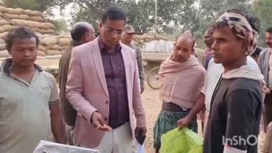 ओडिशा सीमा के धान खरीदी केंद्रों का कलेक्टर ने किया औचक निरीक्षण, लुकापारा–सांकरा पहुंचे कलेक्टर डॉ. कन्नौजे