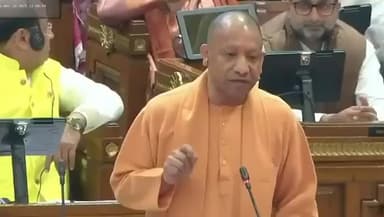 कफ सिरप मामले पर आज CM योगी आदित्यनाथ ने कहा –
1– कोडीन कफ सिरप से उप्र में कोई मौत नहीं हुई है
2– STF ने जिस सबसे बड़