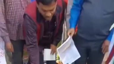 শান্তিরবাজার: এমজিএনরেগা আইন পরিবর্তন করার প্রতিবাদ জানিয়ে পতিছড়ি ড্রপগেইট এলাকায় মিছিল ও পথসভা সংগঠিত করেন সিপিআই(এম)